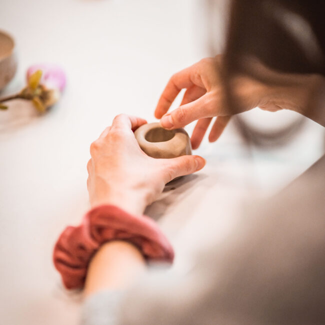 clay workshop by pot.tonic using the pinching technique; Credit: Bernhard Schindler for Kunstahauscafe Graz