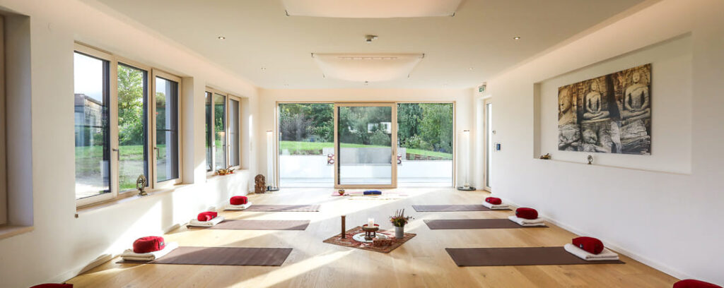 Kukmirn Yogahof Yogaraum Südburgenland | Yoga & Keramik Retreat Österreich